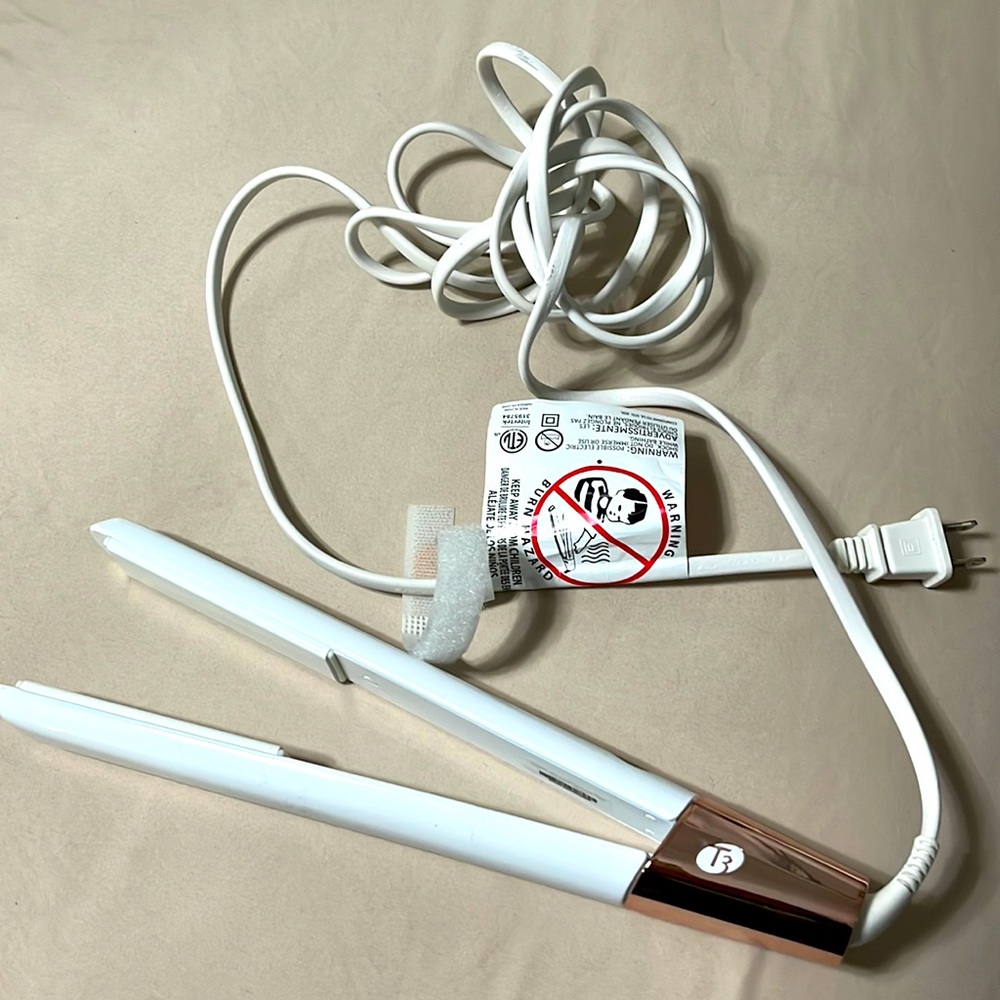 T3 Single Pass 1” Ceramic Flat Iron Straightener